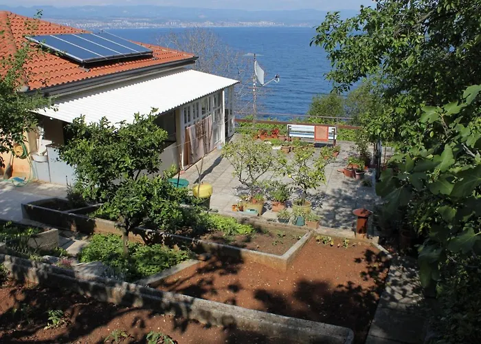 Double Medveja 7775a Guest house Lovran